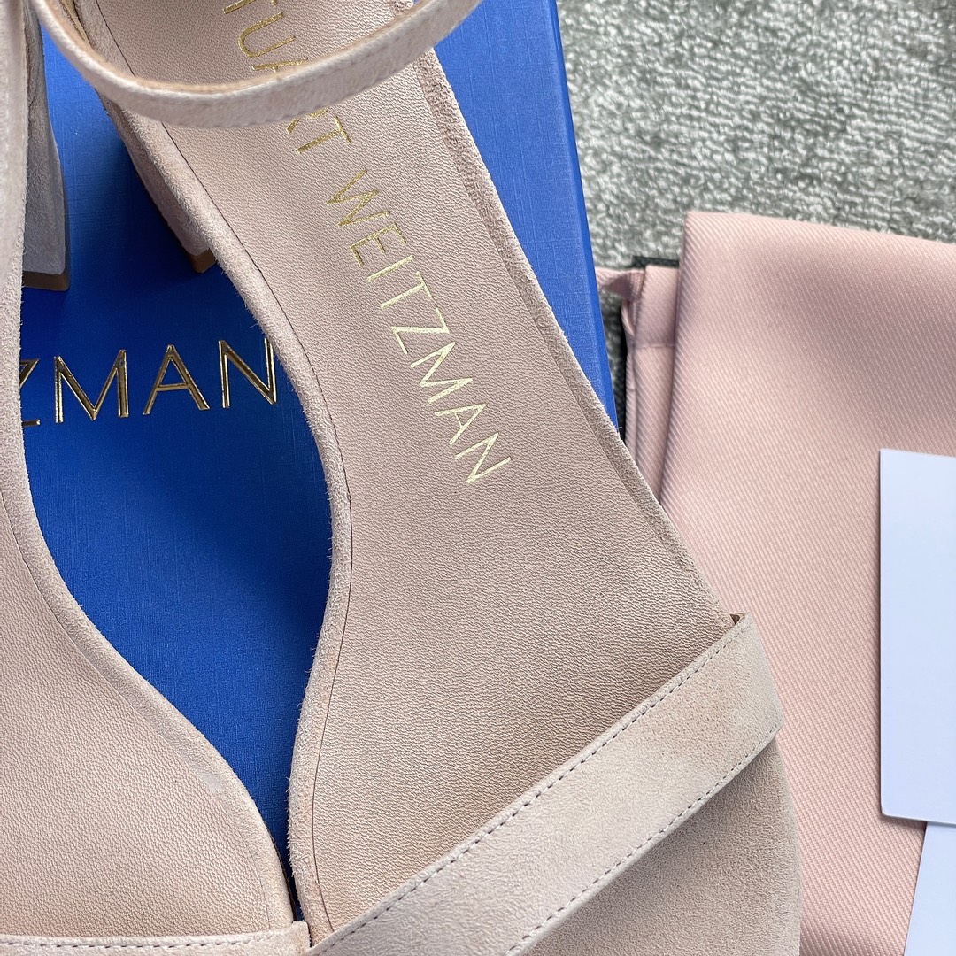 Stuar*t weitzma*n sandals