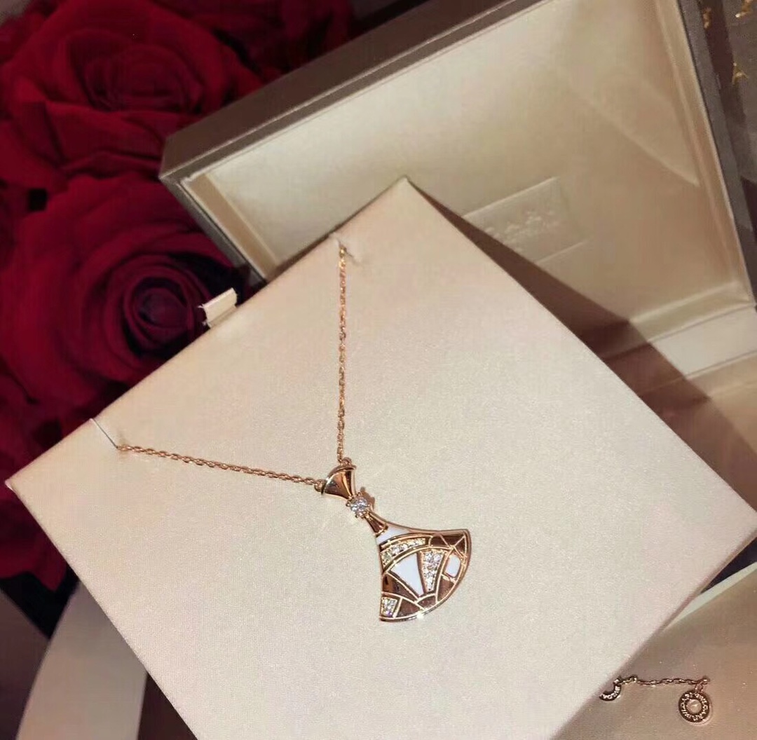 BVLGARI  necklace