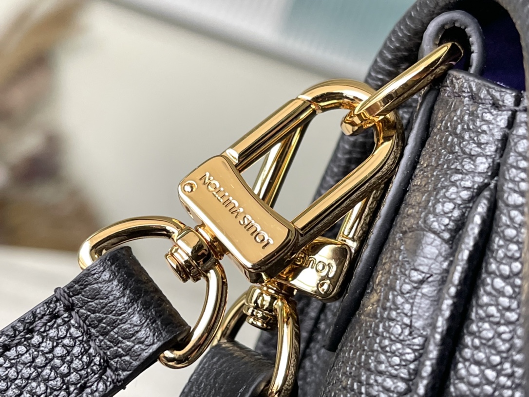 𝐋𝐎𝐔𝐈𝐒 𝐕𝐔𝐈𝐓𝐓𝐎𝐍   M46386