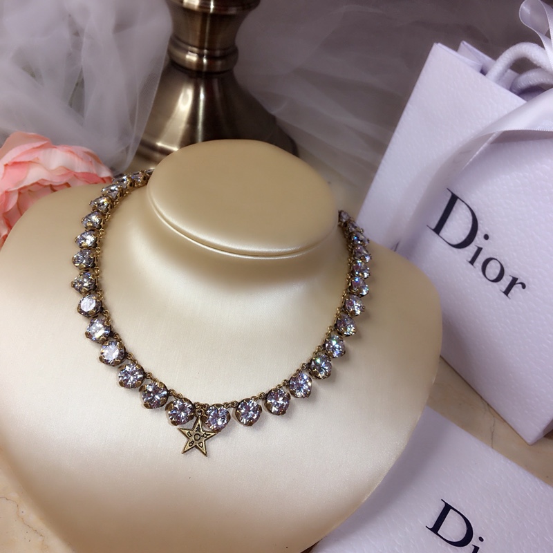 Dior necklace