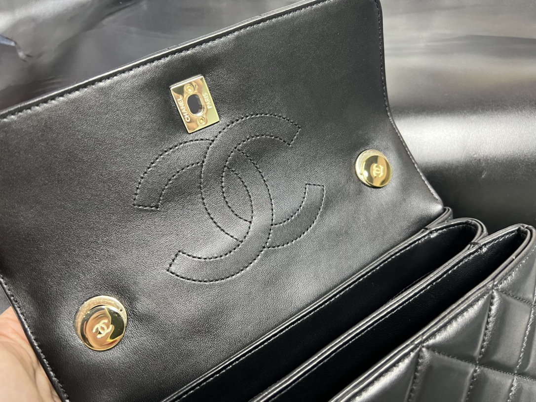 Chanel Trendy cc mouth flap bag V grid black gold genuine leather