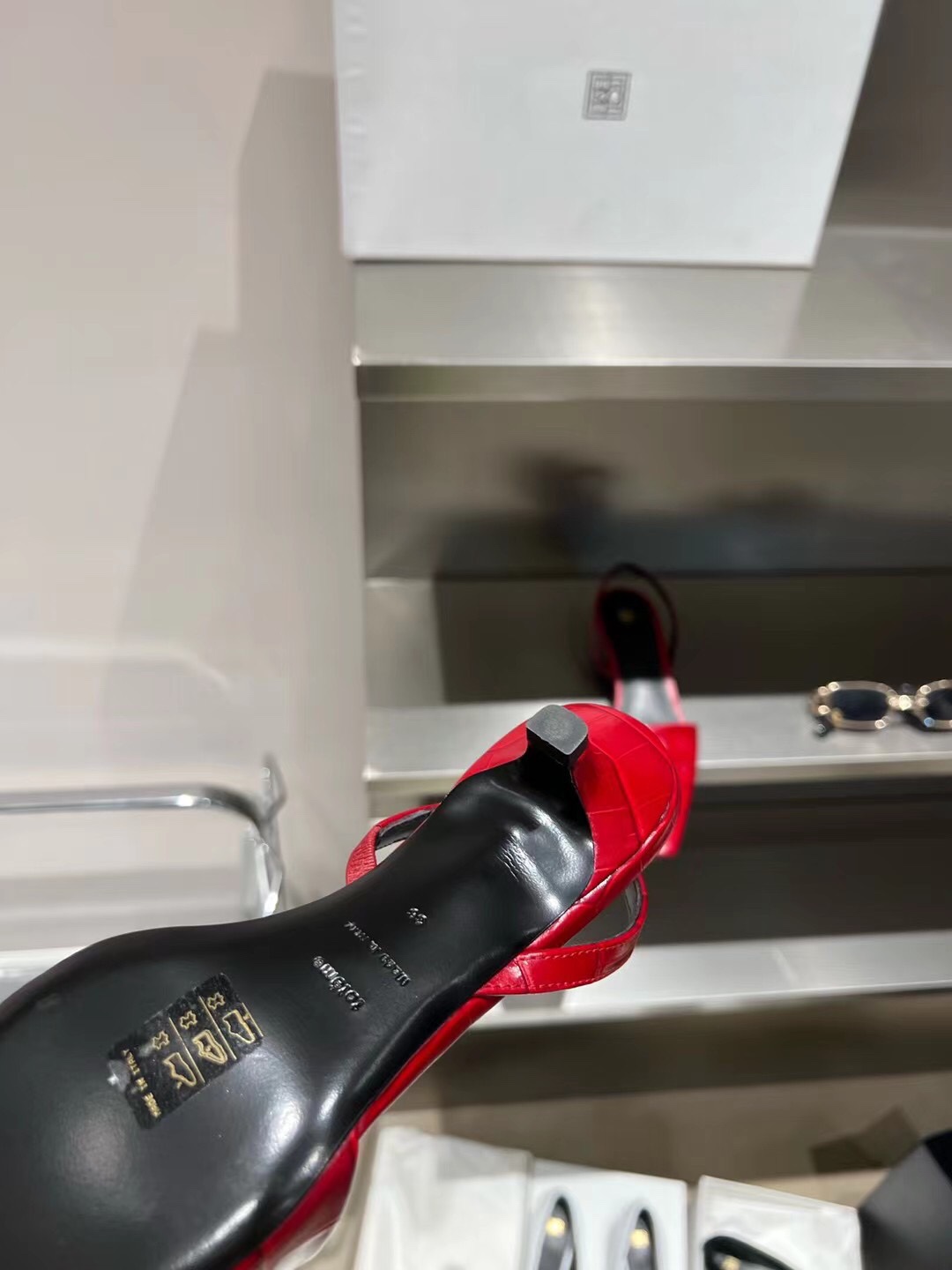 Toteme | 𝟐𝟎𝟐𝟏/𝐒𝐒 𝐧𝐞𝐰   Minimalist style toteme 2022/aw Mueller small pointed toe single shoes