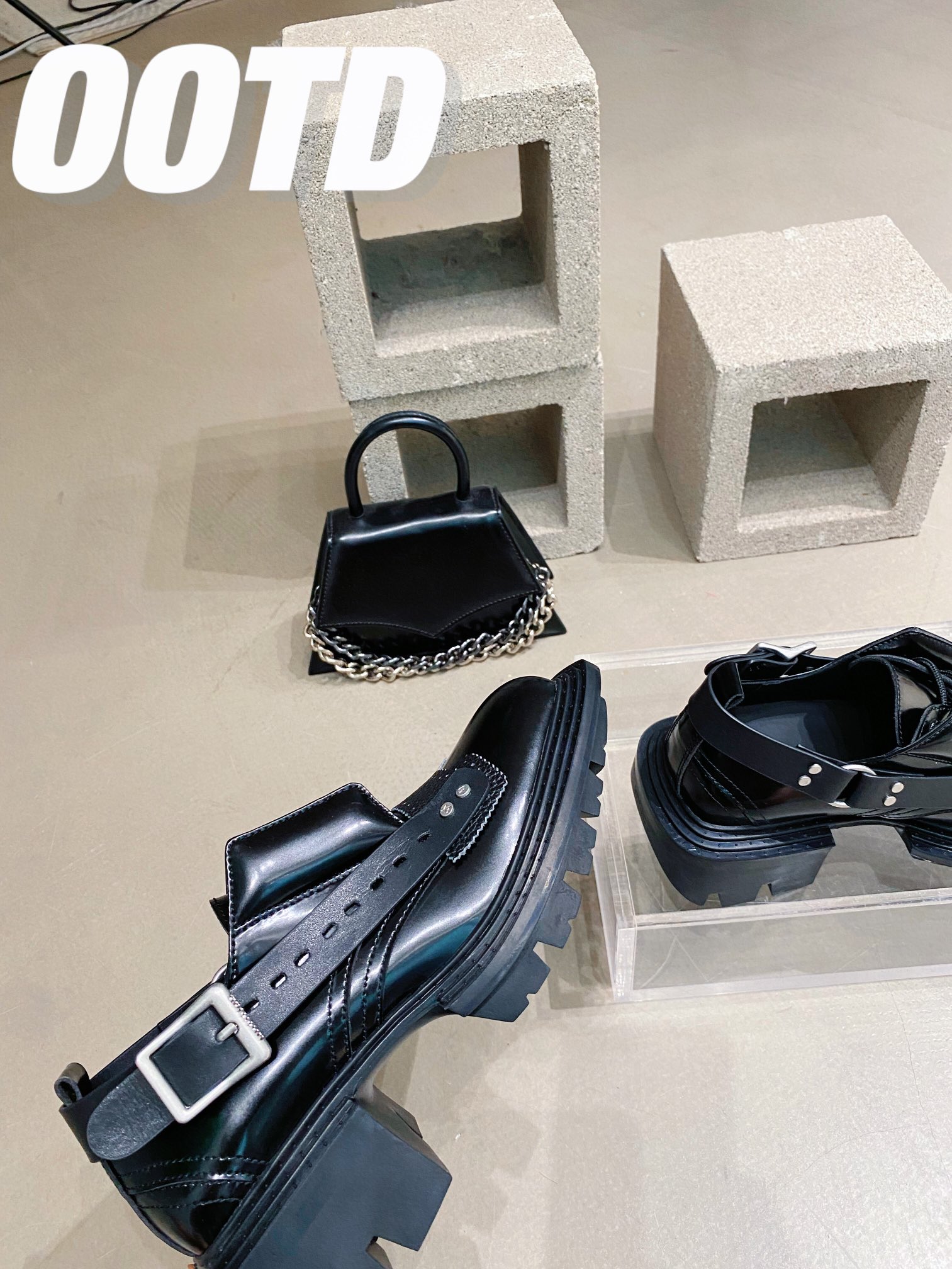 Untitlab 𝟐𝟎𝟐𝟏/𝐒𝐒 𝐧𝐞𝐰 Niche Louboutins Customized cowhide upper Sheepskin lining