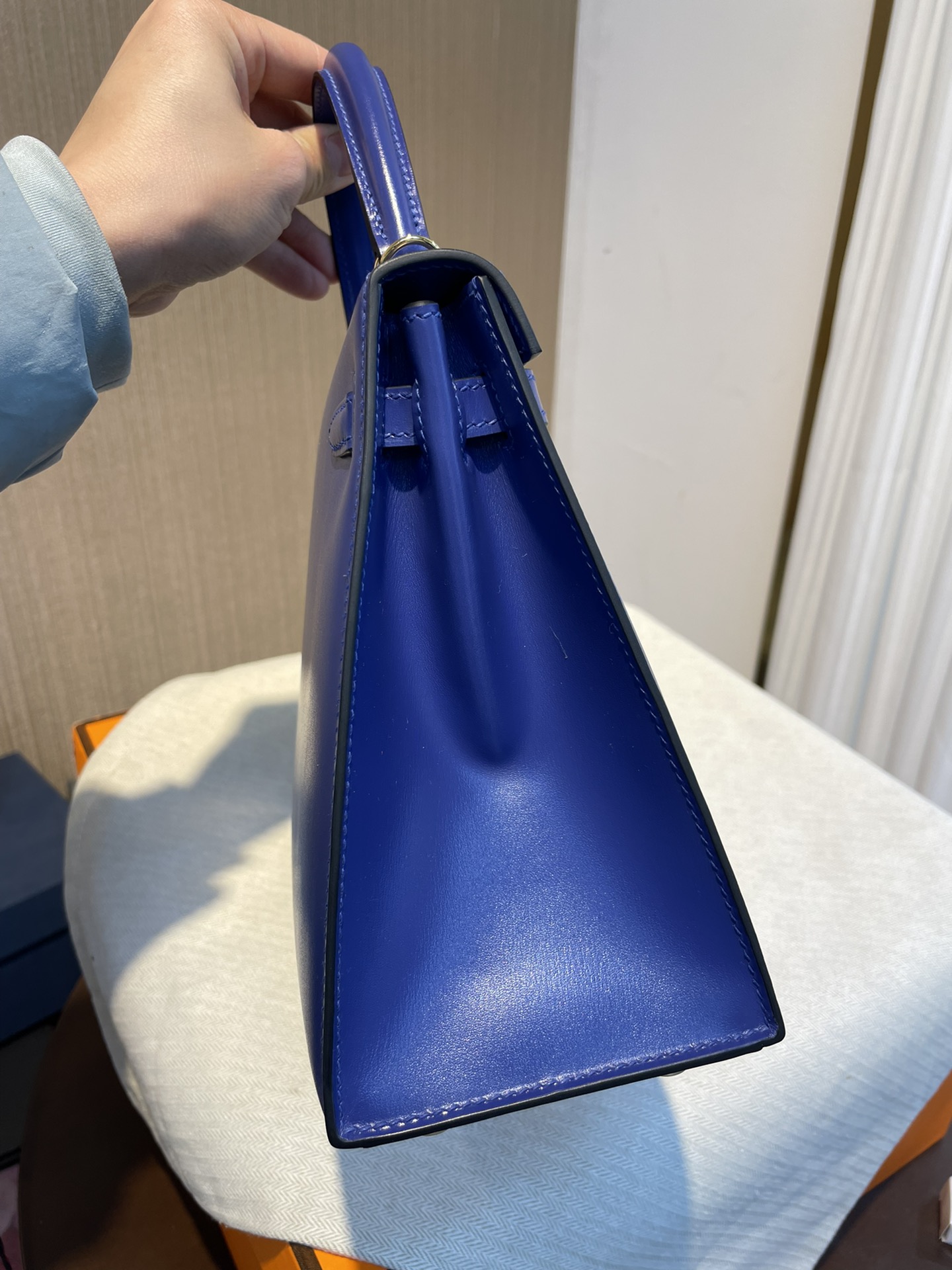 Kelly25 electric blue gold box