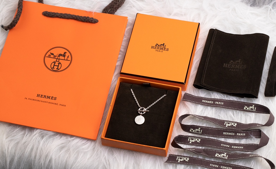 Hermes necklace