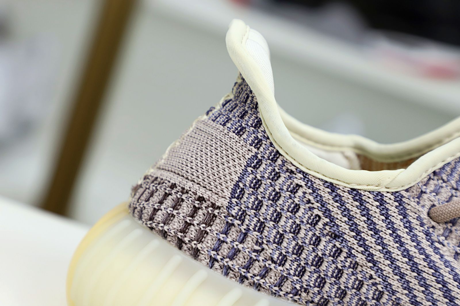 YEEZY BOOST 350 V2 ASH PEARL