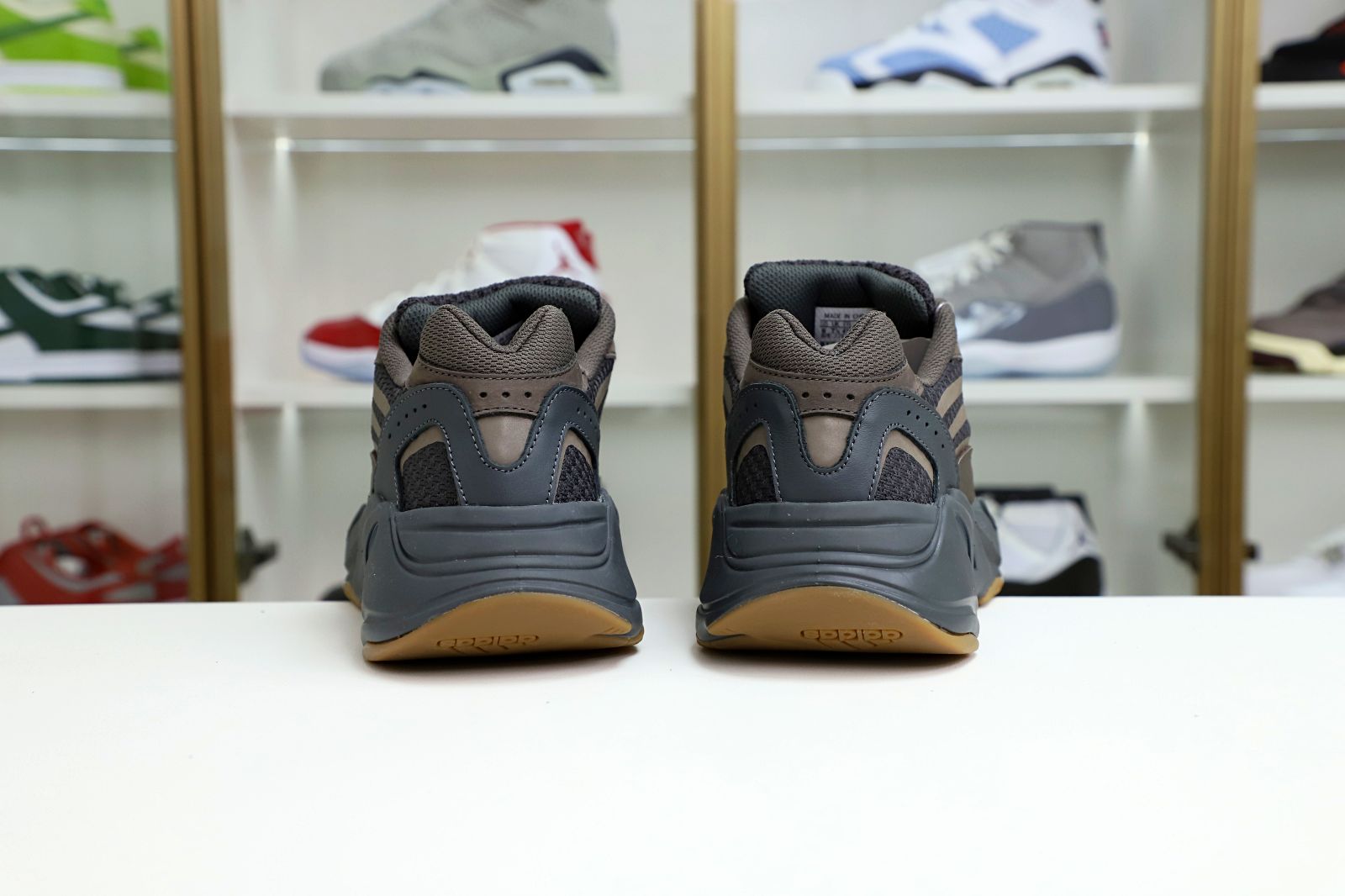 Yeezy boost 700 V2 Geode