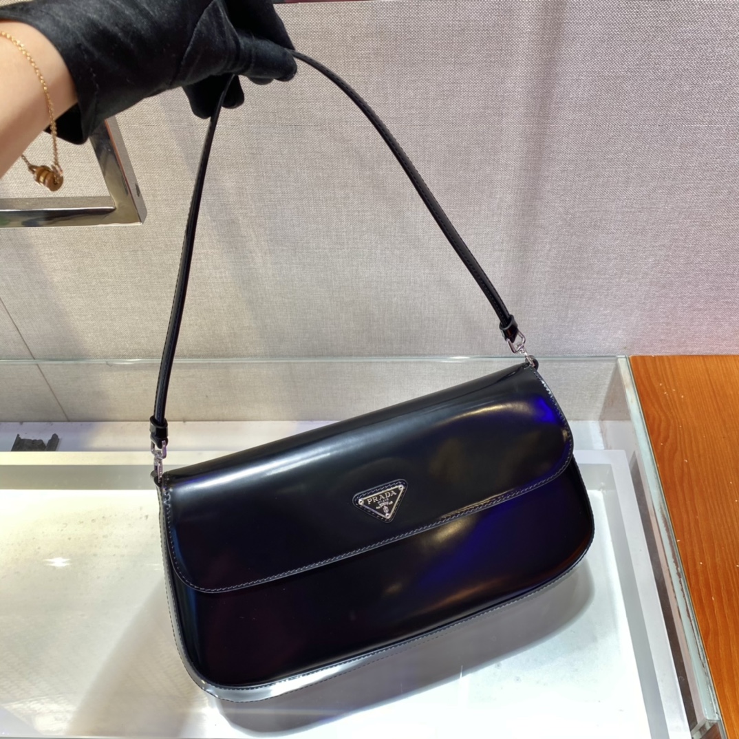 𝐏𝐑𝐀𝐃𝐀 New long underarm bag