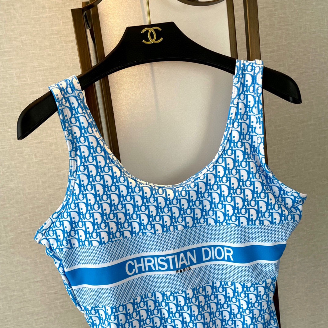 Dior's new letter one-piece swimsuit
