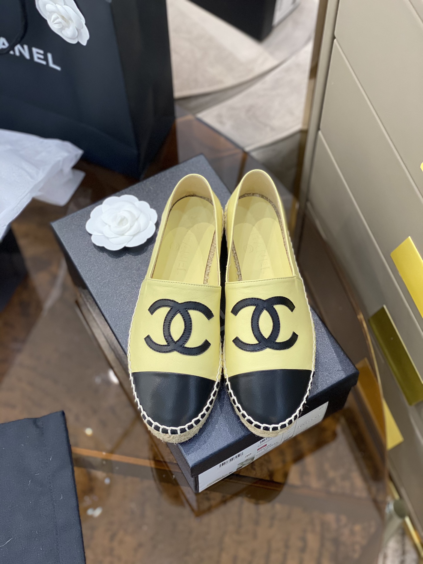 CHANEL fisherman shoes Chanel classic version of the original injection of rubber translucent rubber original color hemp sole