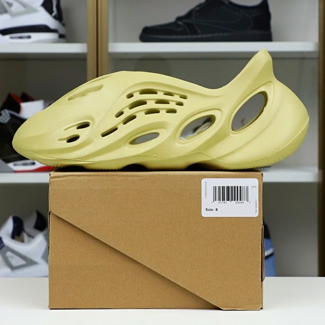 Yeezy Foam Runner Sulfur