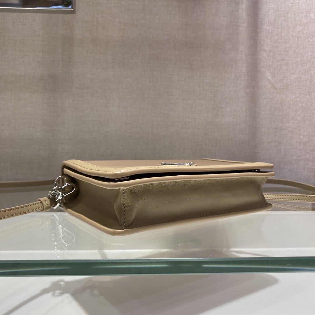 𝐏𝐑𝐀𝐃𝐀 1BP019 Crossbody bag