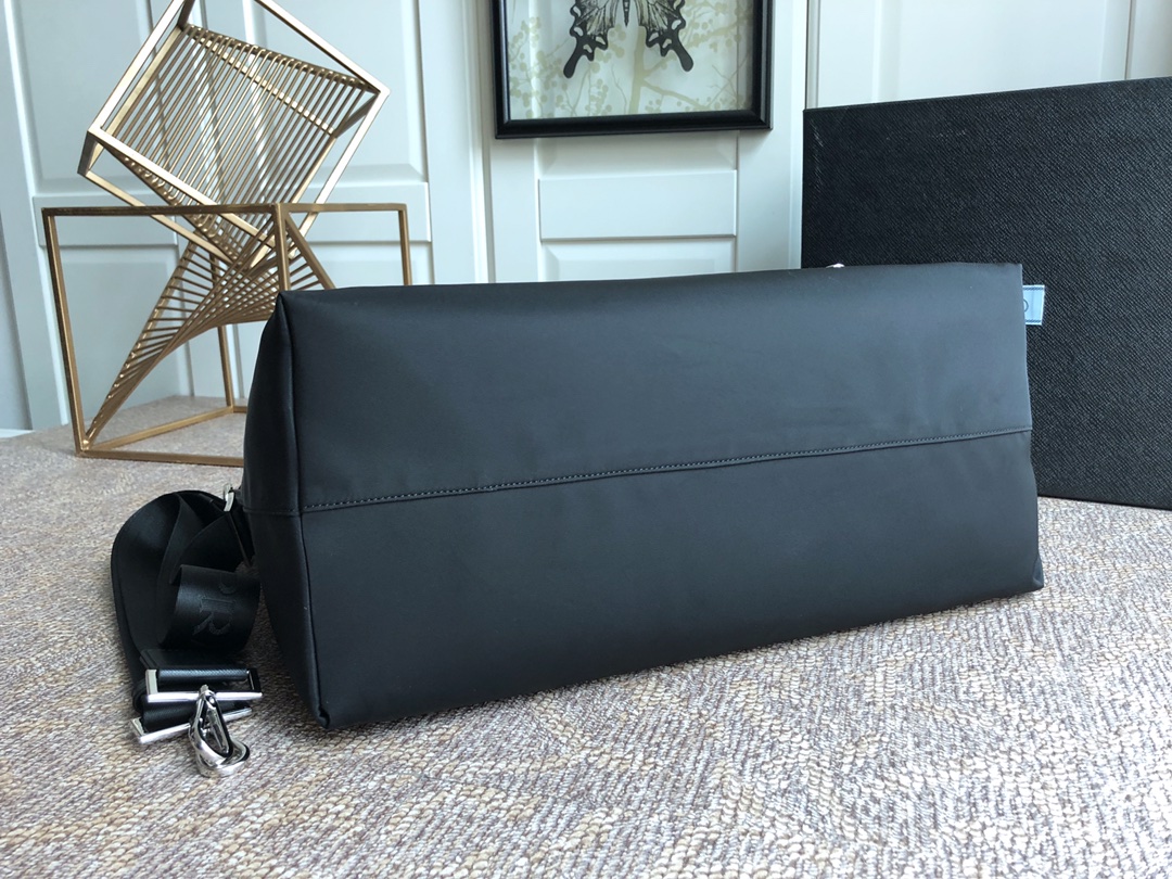 𝐏𝐑𝐀𝐃𝐀 New shopping bag