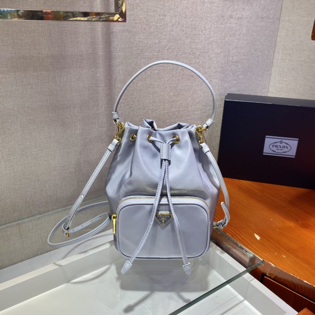 𝐏𝐑𝐀𝐃𝐀 Classic model 1BH038