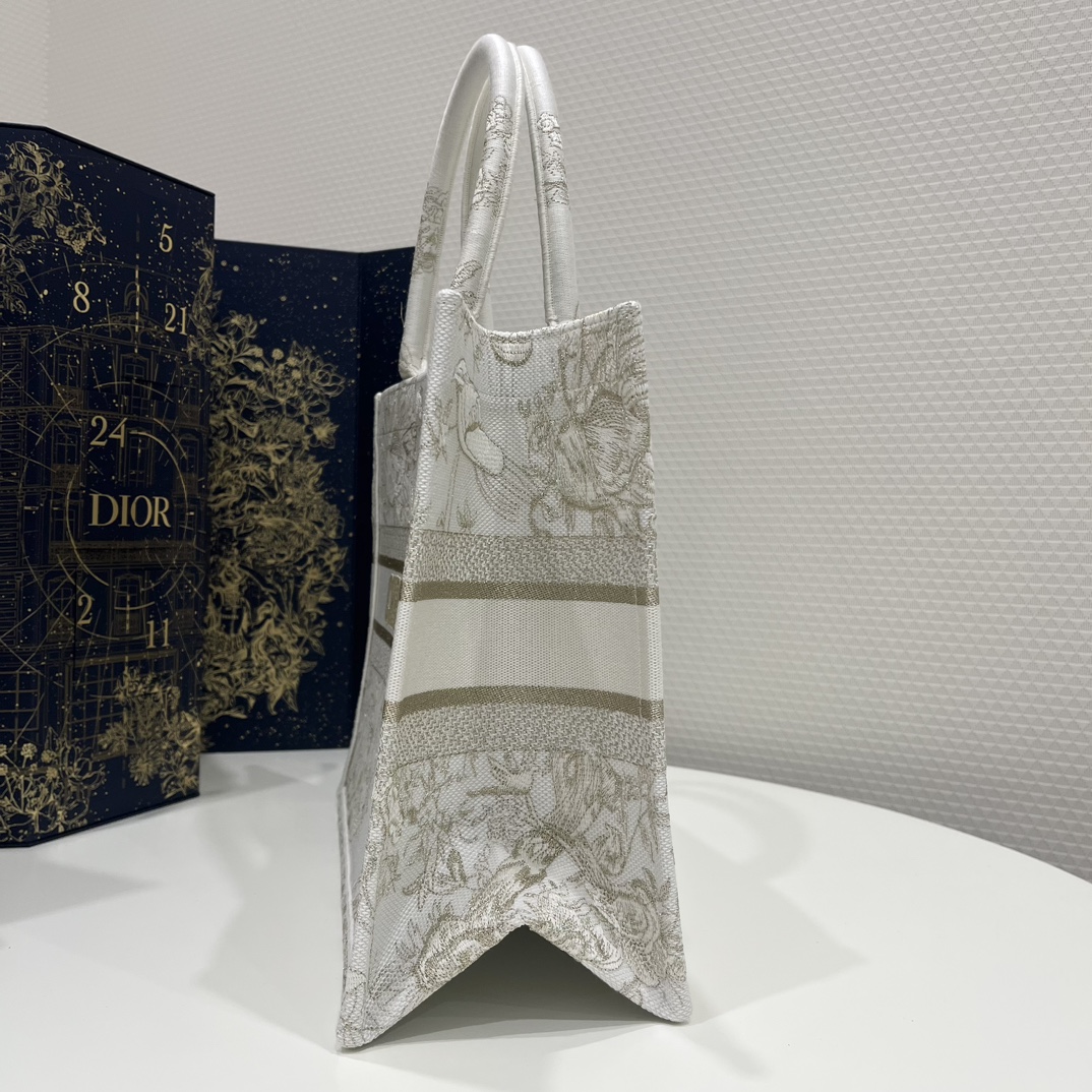 DIOR TOTE Gold Magpie Flower Graphic