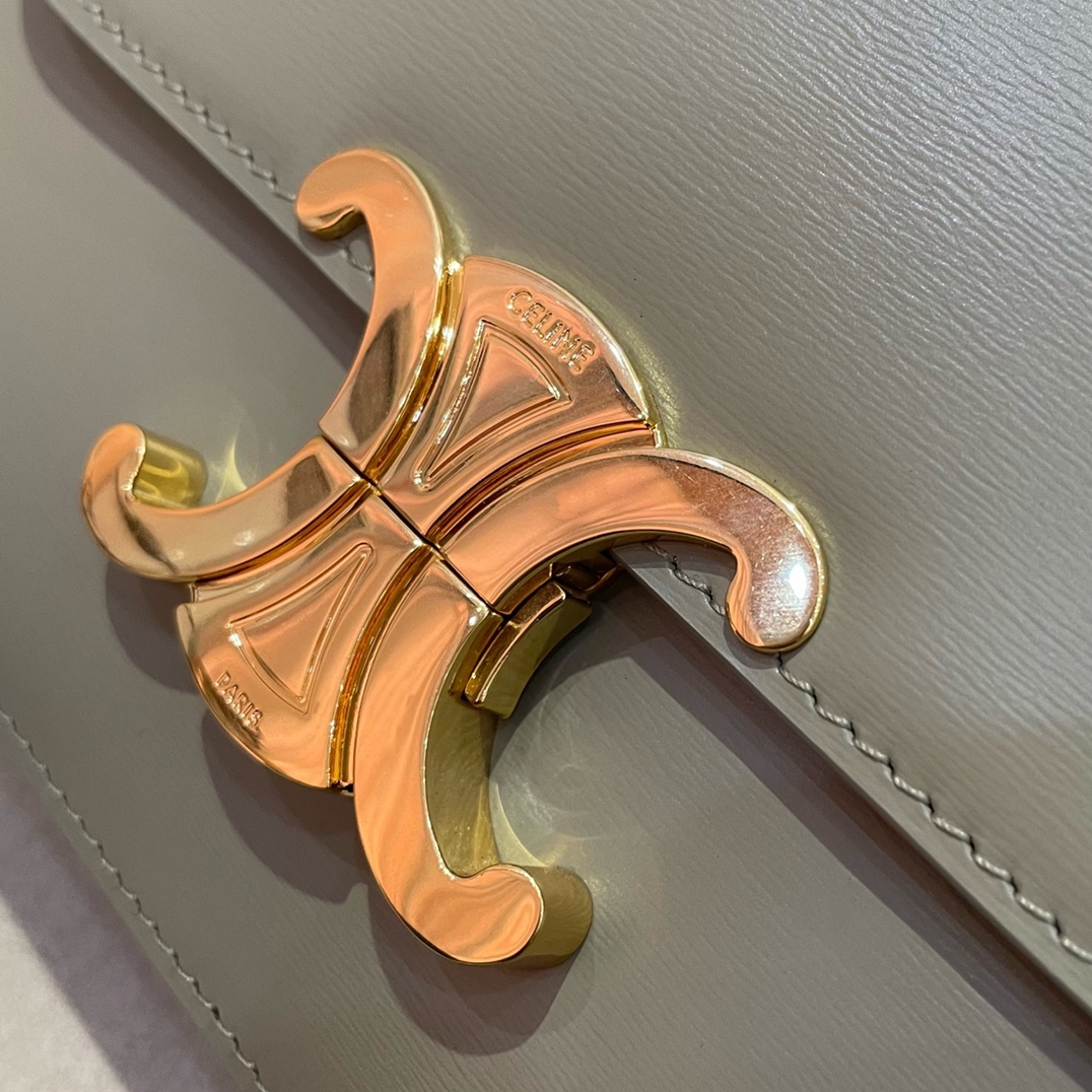 𝐂𝐞𝐥𝐢𝐧𝐞 Triomphe teen 18.5cm