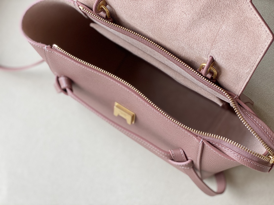 𝐂𝐞𝐥𝐢𝐧𝐞 BELT MICRO BAG in grained calfskin
