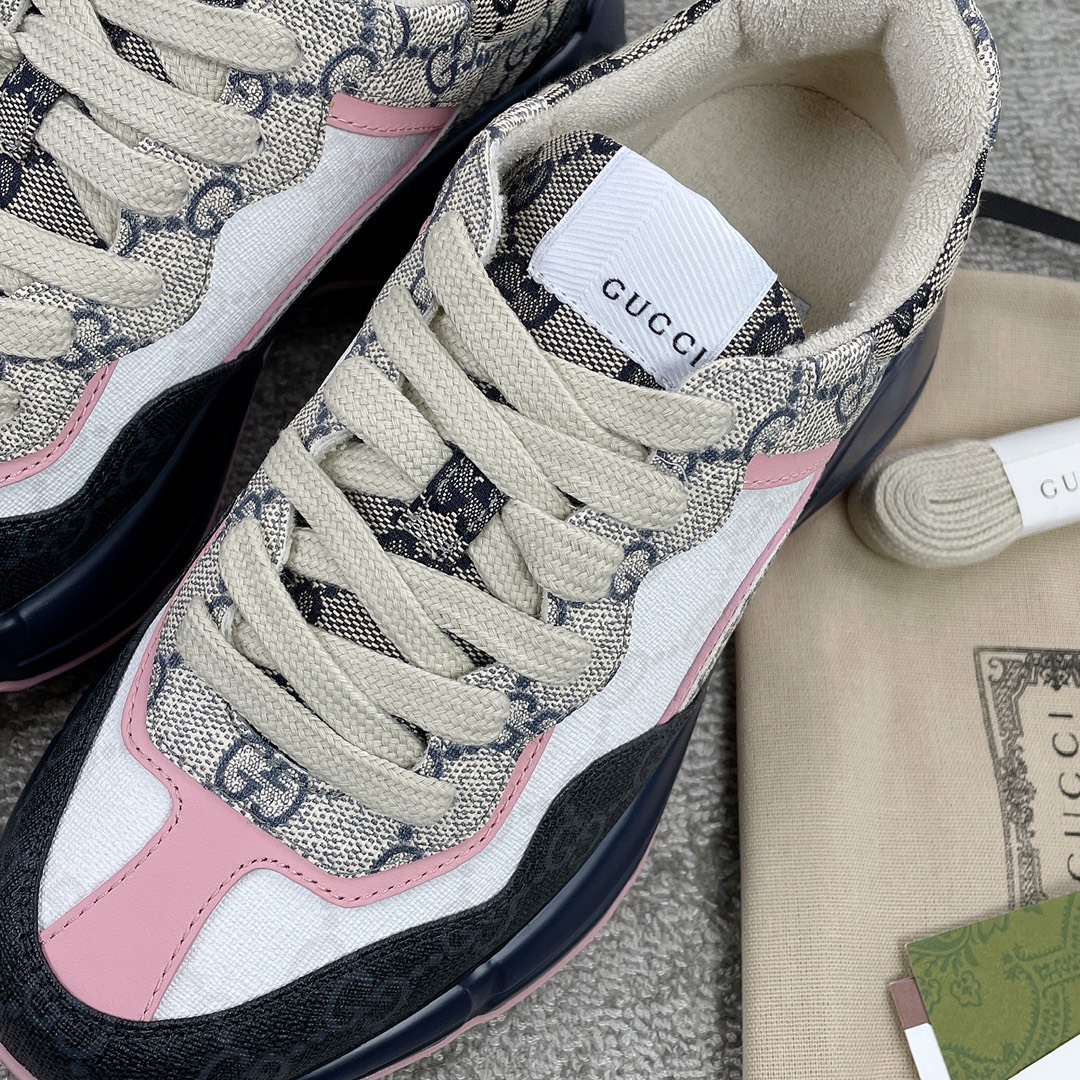 Gucci Pops This collection has a lot of flora and fauna elements Original material