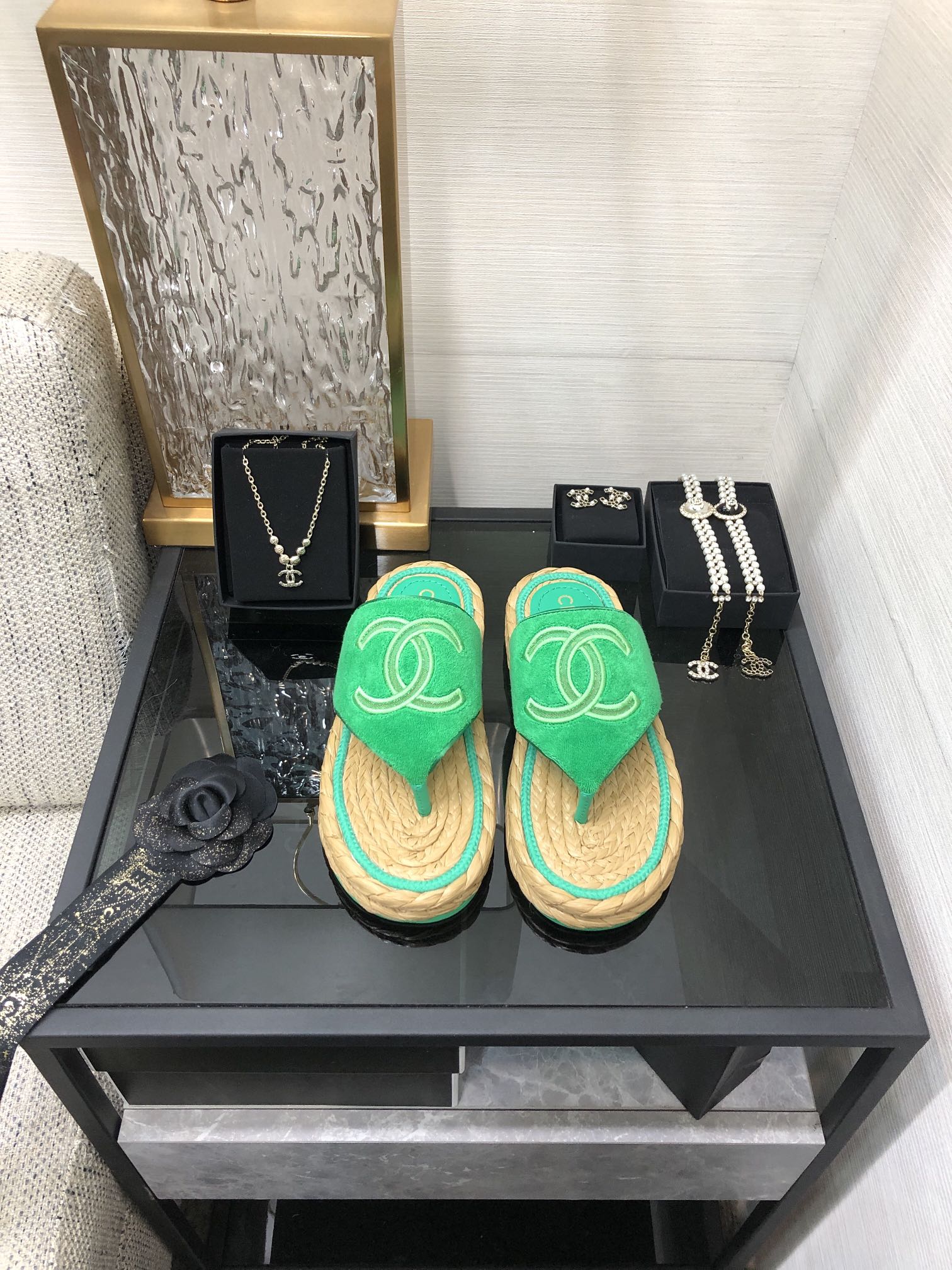 CHANEL 2022 knitted flip-flops fashionable and versatile series Imported custom towel fabric