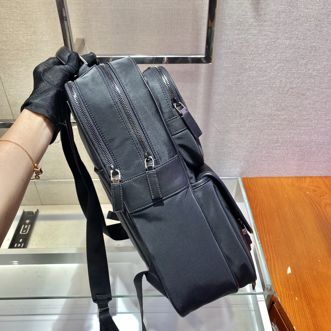 𝐏𝐑𝐀𝐃𝐀 New Shoulder Bag 2VZ049