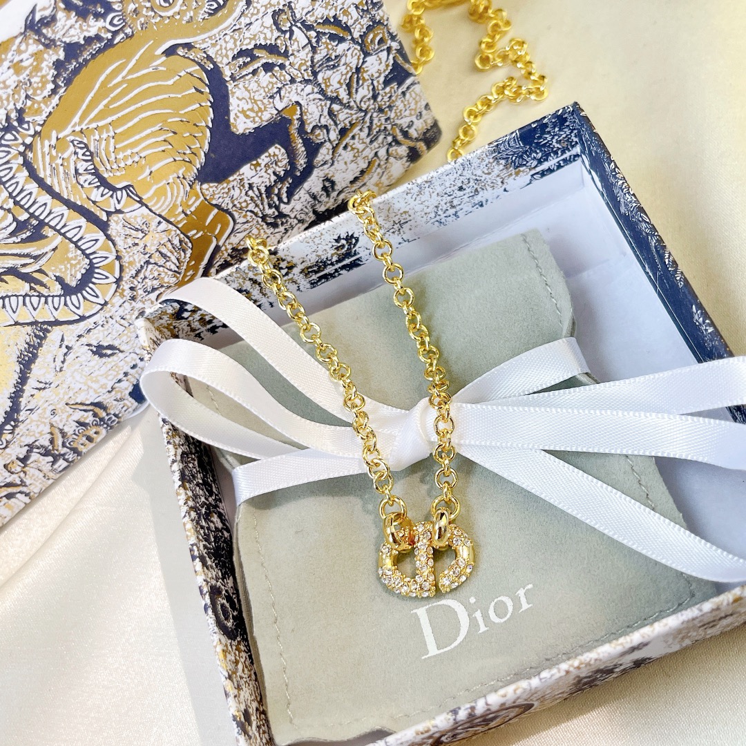 Dior necklace