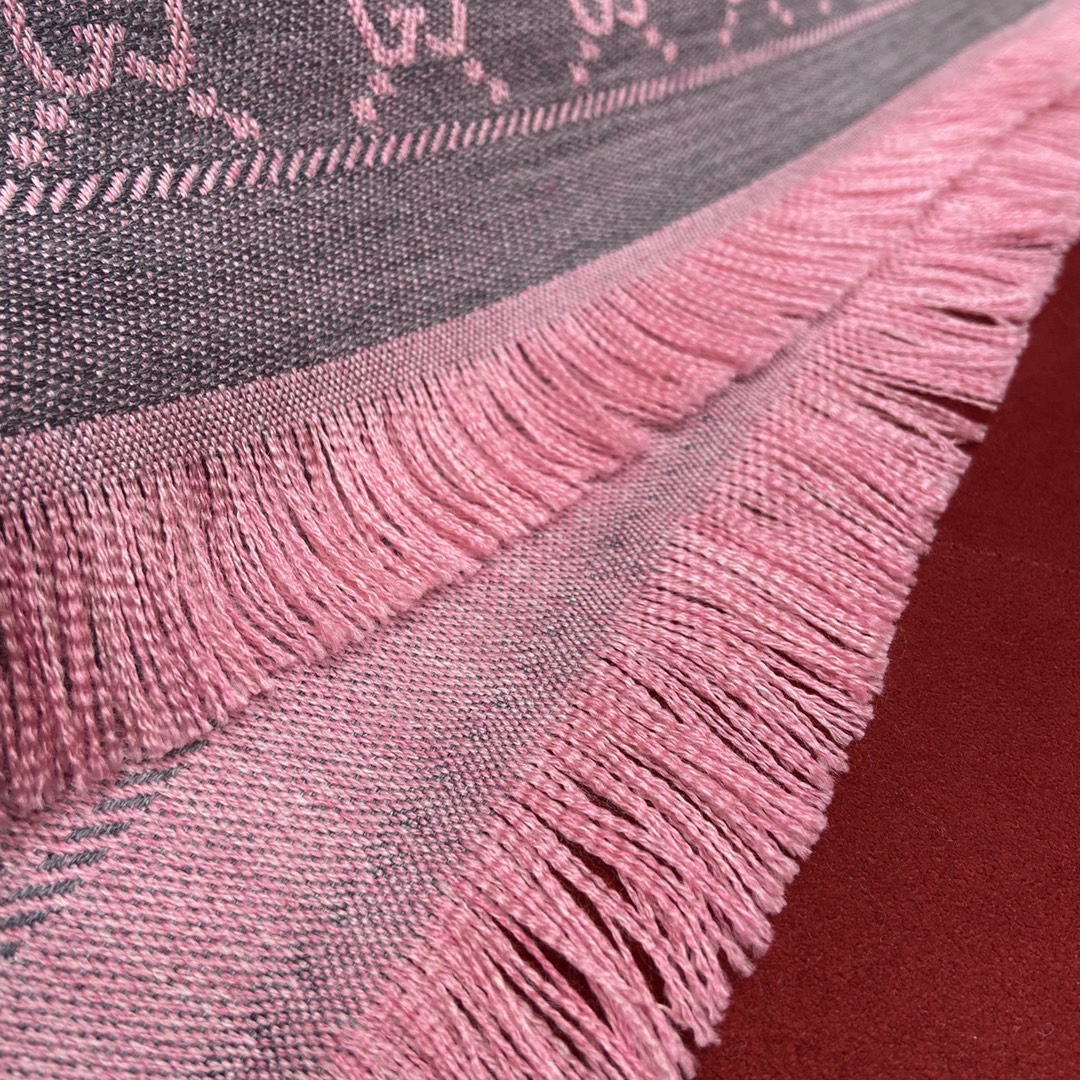 GUCCI Double-sided three-dimensional jacquard scarf 100% wool