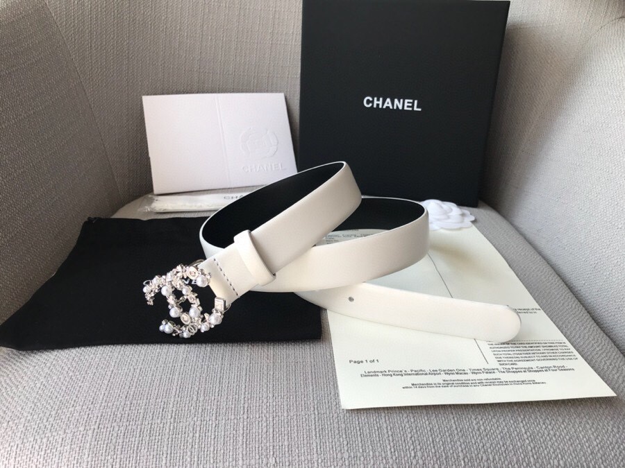 𝗖𝗛𝗔𝗡𝗘𝗟 Imported calfskin belt