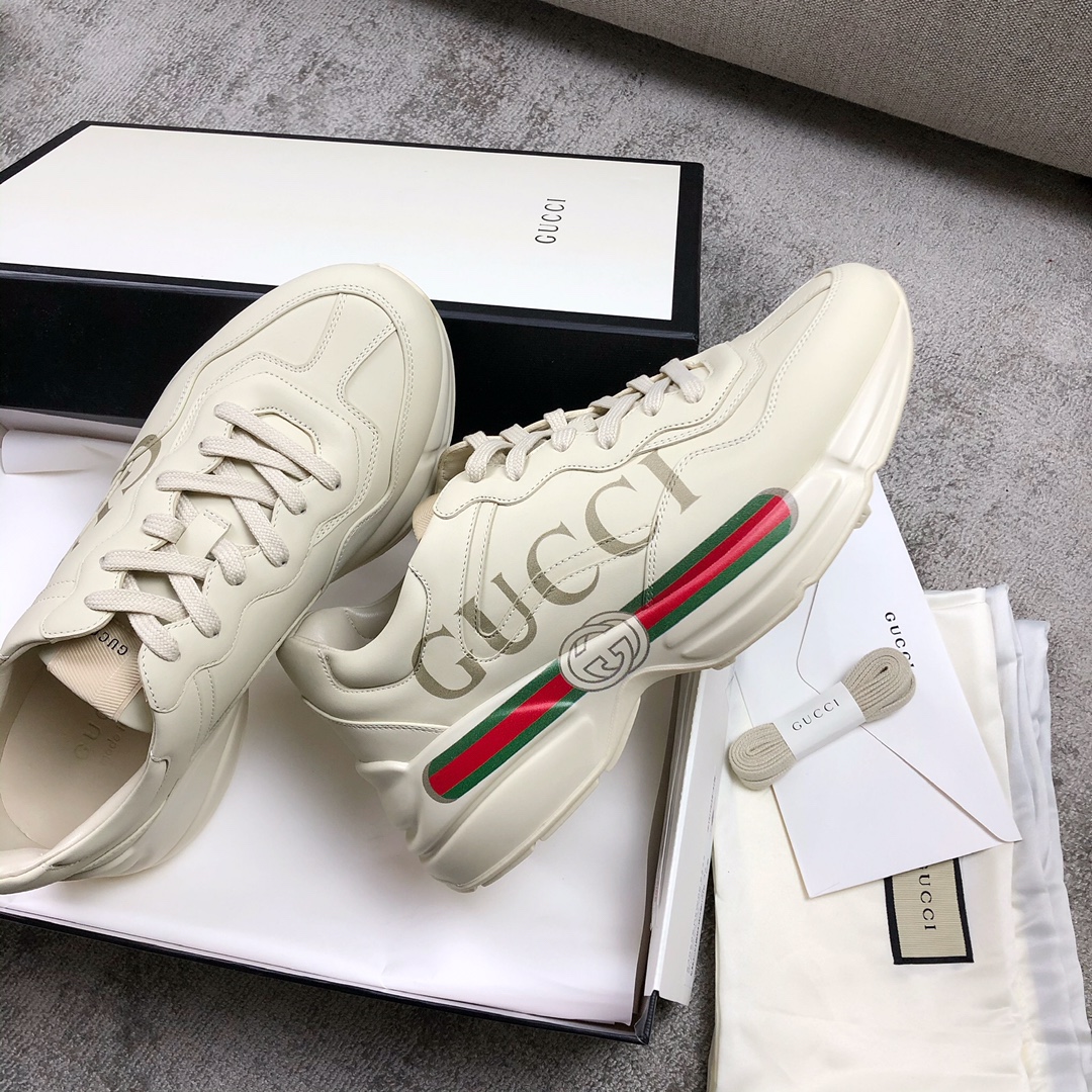 Gucci Pops This collection has a lot of flora and fauna elements Original material