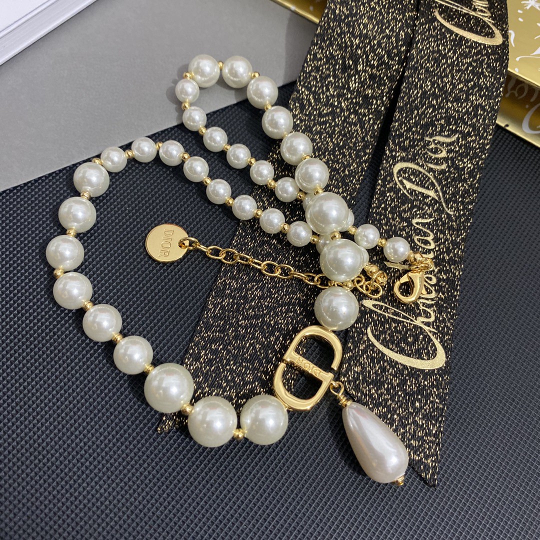 Dior necklace