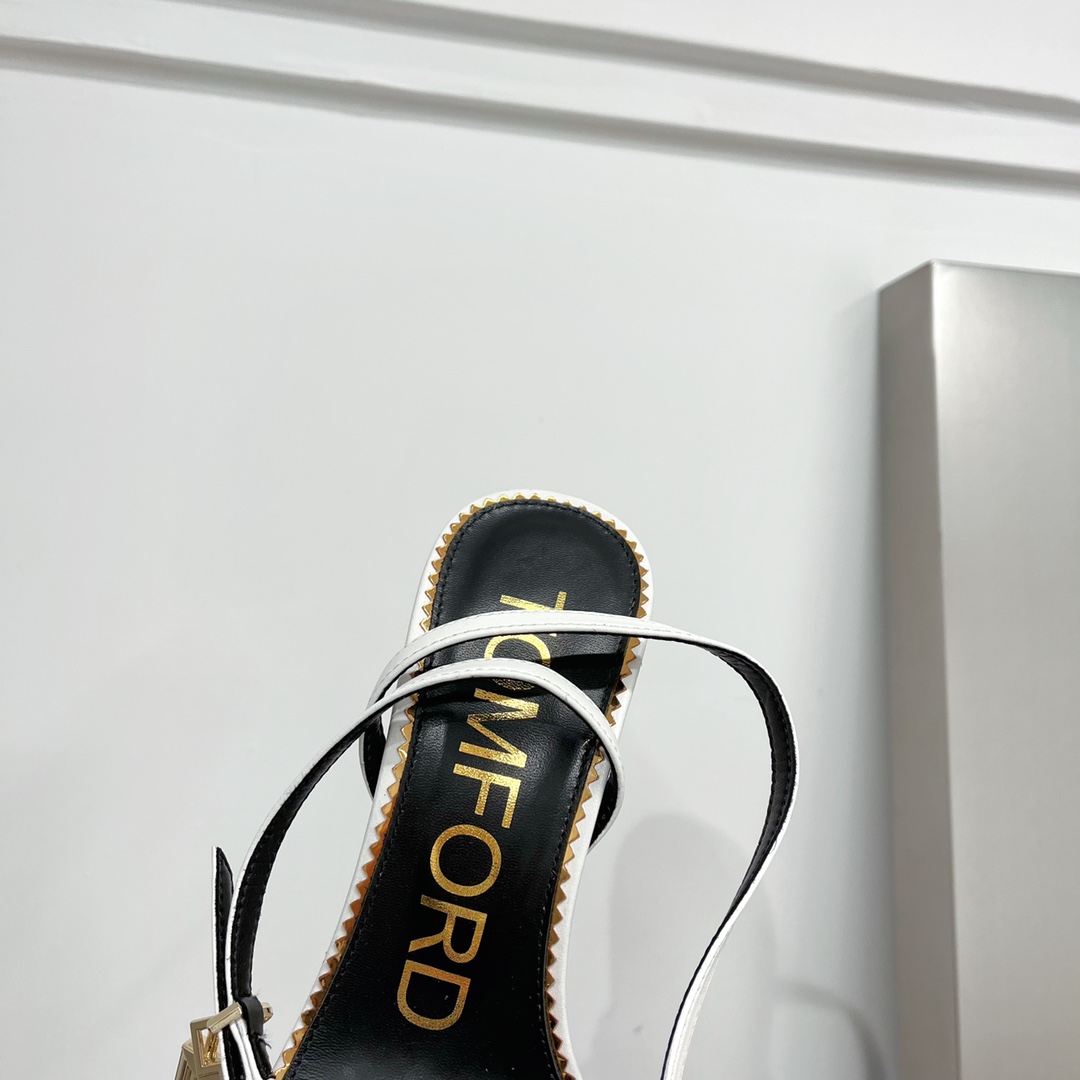 𝒕𝒐𝒎𝒇𝒐𝒓𝒅 𝟐𝟎𝟐𝟐/𝐒𝐒 𝐧𝐞𝐰 TF Tom Ford Gold Heel Padlock Sandals