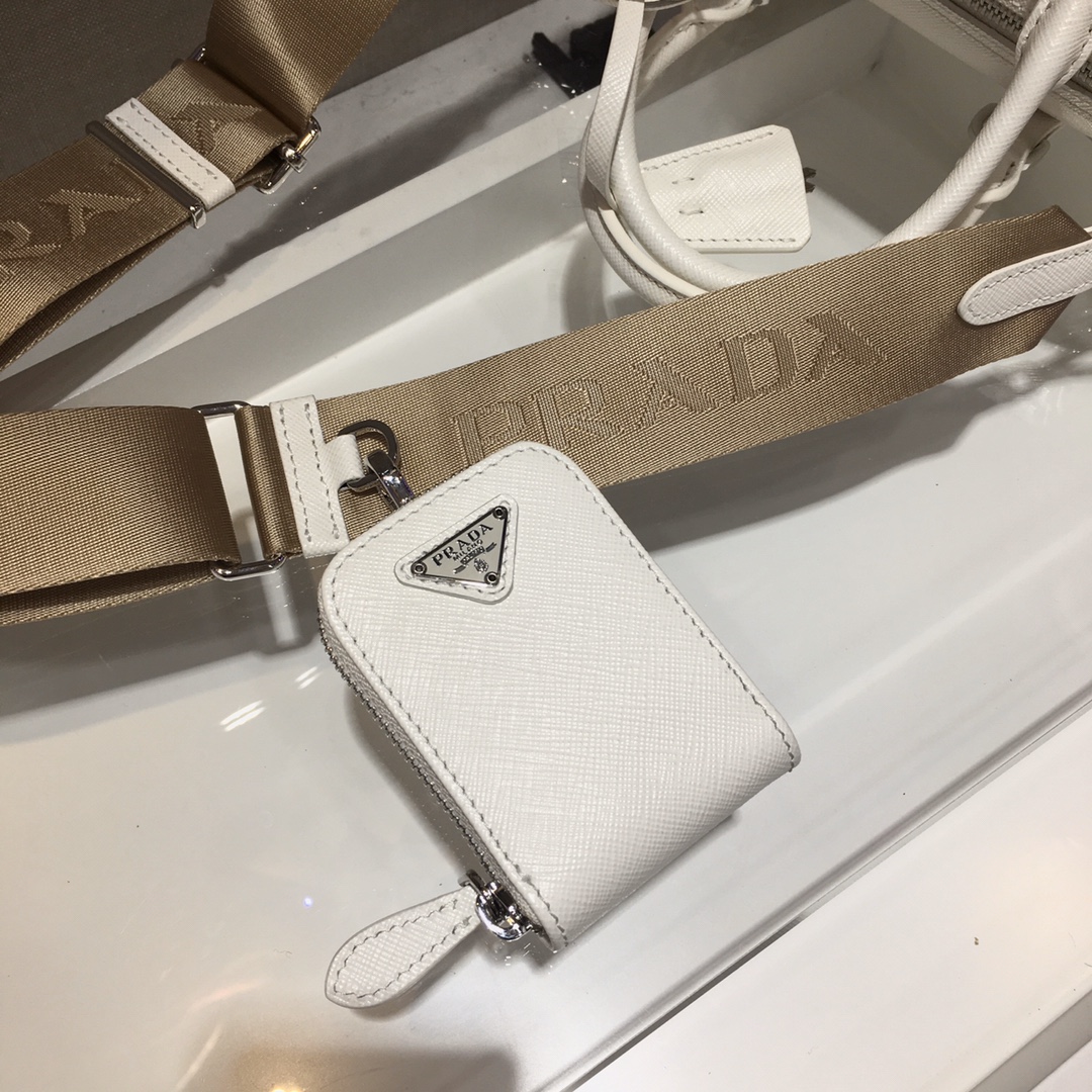 𝐏𝐑𝐀𝐃𝐀 Boston 1BA846