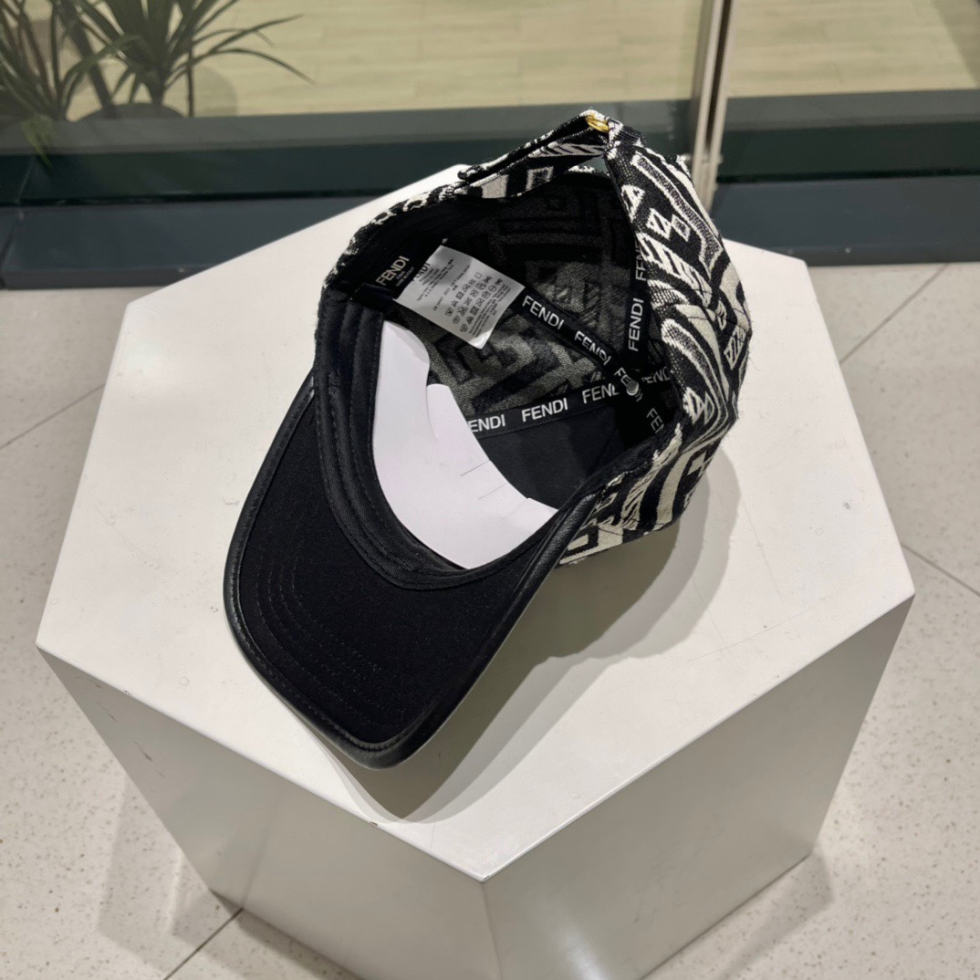 Fendi presbyopia series baseball cap