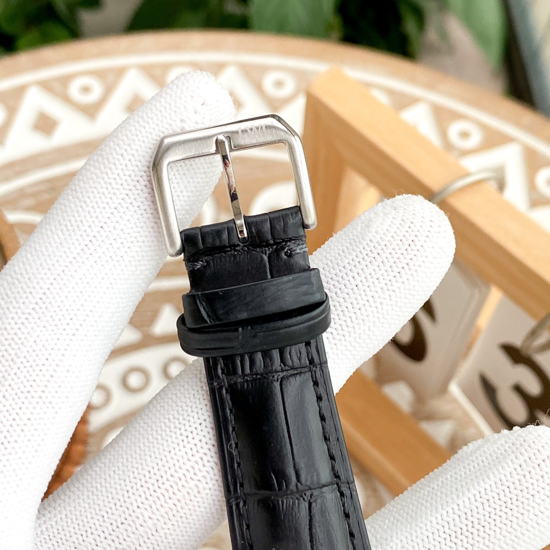 IWC- Fine men's watches, large flywheel design, exquisite skills, unique