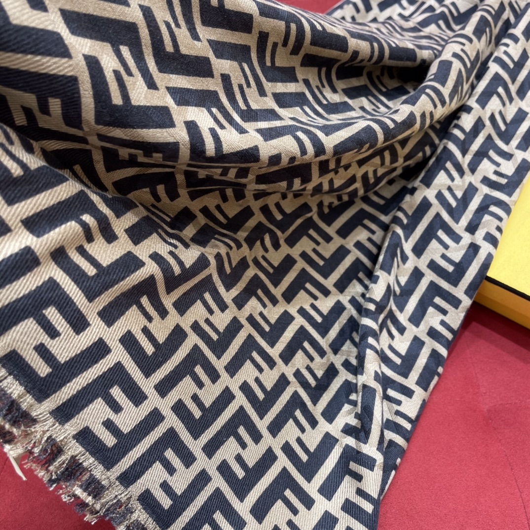 𝐅𝐞𝐧𝐝𝐢 Classic presbyopic shawl/scarf 70% wool content ➕ 30% mulberry silk fabric