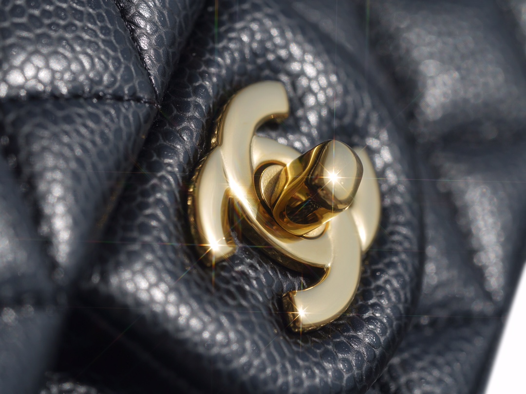 𝐂𝐇𝐀𝐍𝐄𝐋 Classic Flap France 𝐇𝐚𝐚𝐬Original Lychee Pattern🐂 Classic Flap Bag Big 𝒎𝒊𝒏𝒊🔆Black Gold🖤