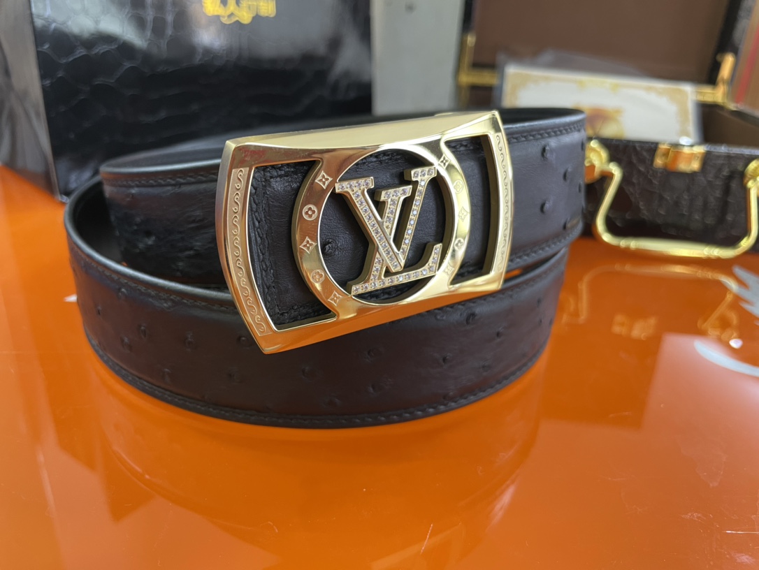 LOUIS VUITTO chooses real ostrich skin. 🐦 Full feather nails. Hemming process without splicing