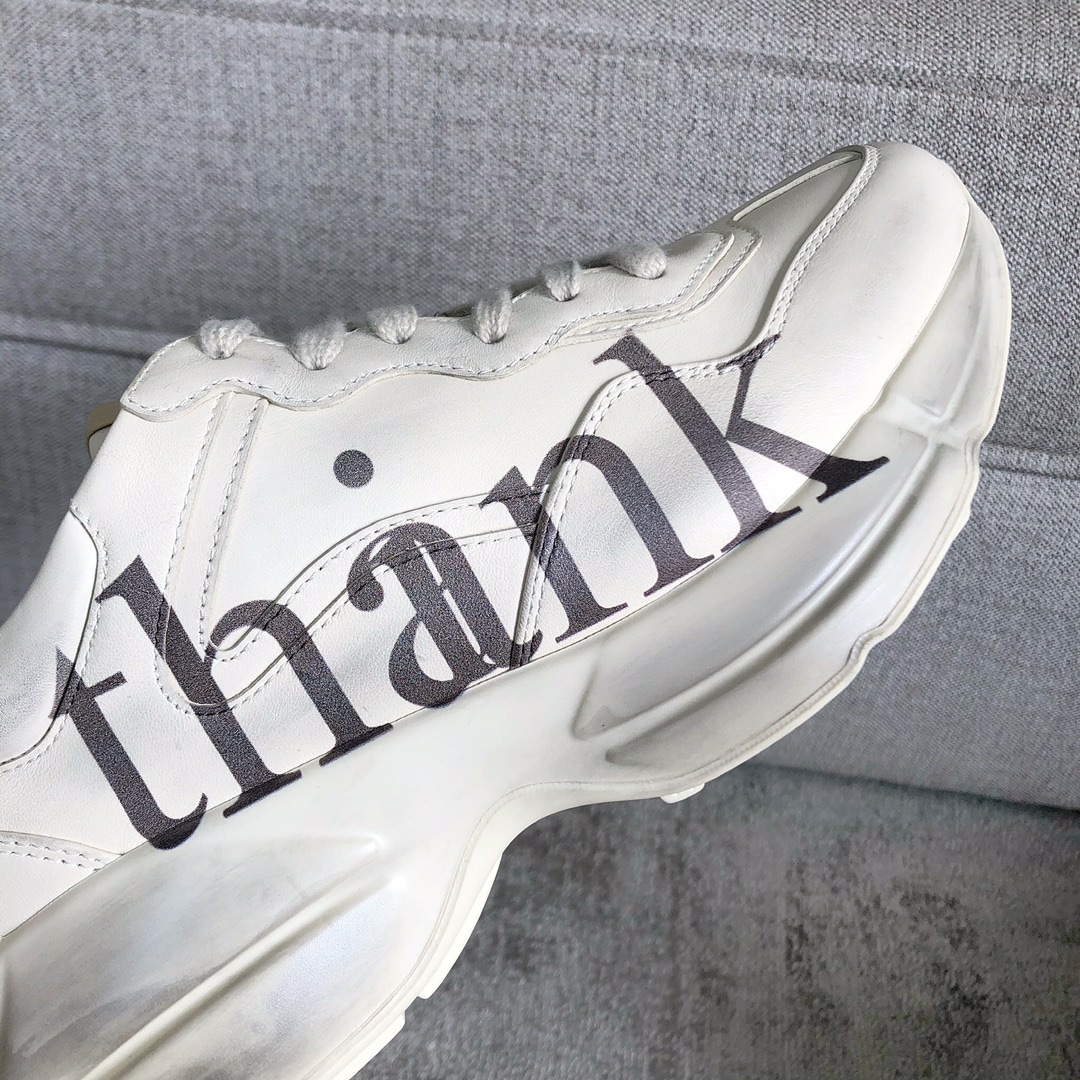 Gucci Pops This collection has a lot of flora and fauna elements Original material