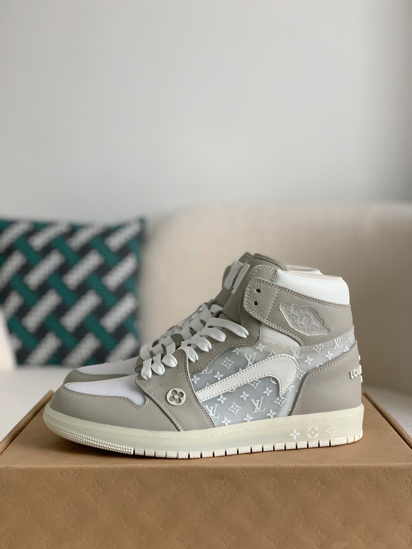 Louis Vuitton x Nike Air Jorda 1 High AJ1 Sneakers