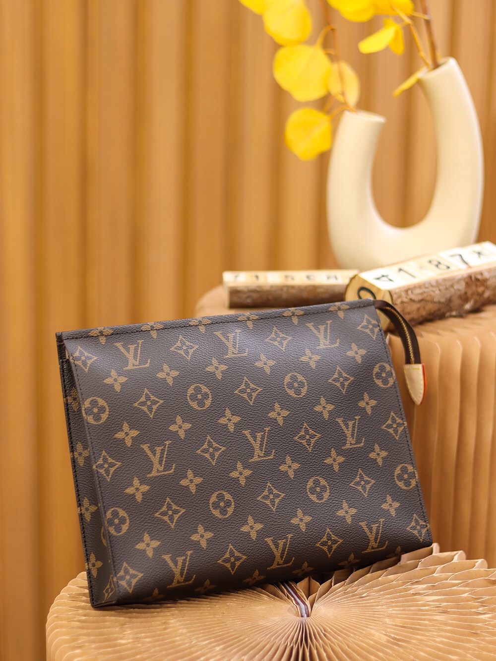 Louis Vuitton ➋➏ toiletry bag 𝙈47542
