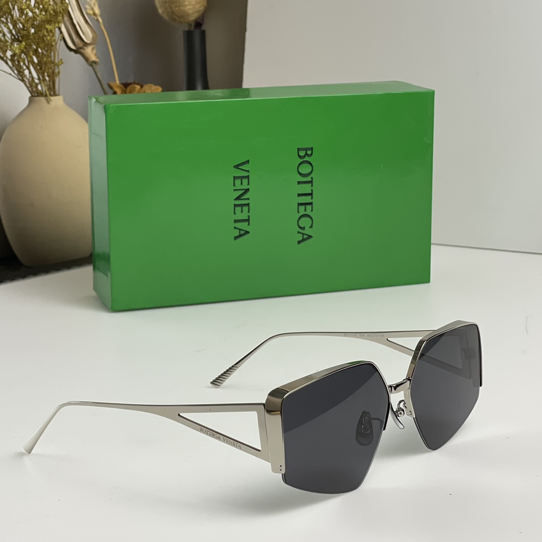 BOTTEGA VENETA Model：BV1113S