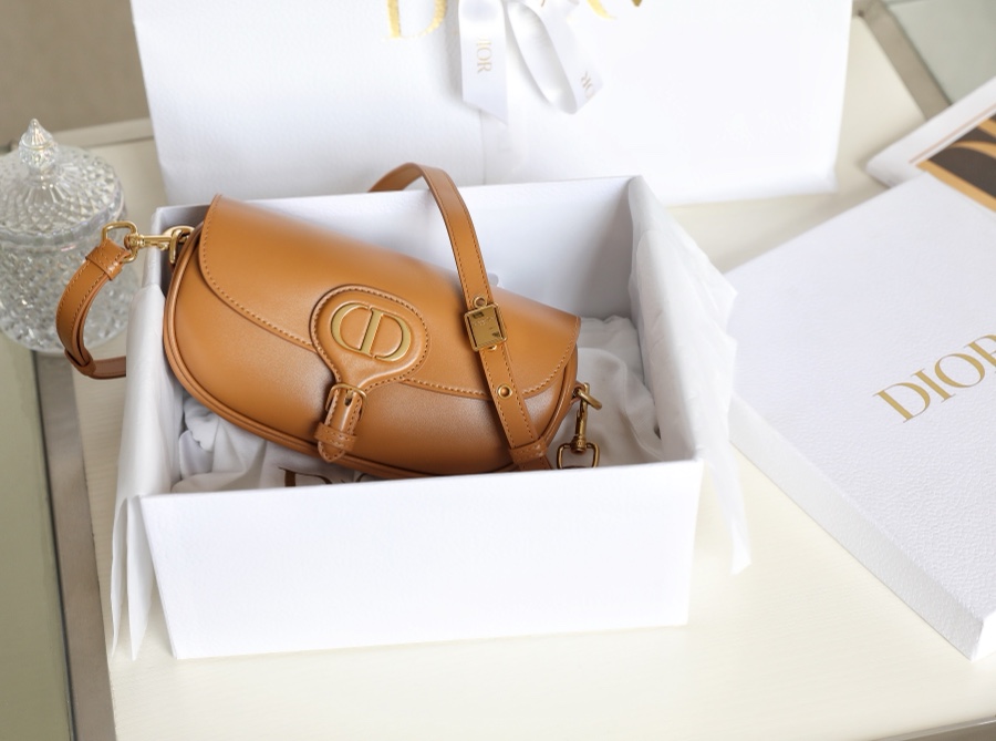 DIOR BOBBY East-West Caramel