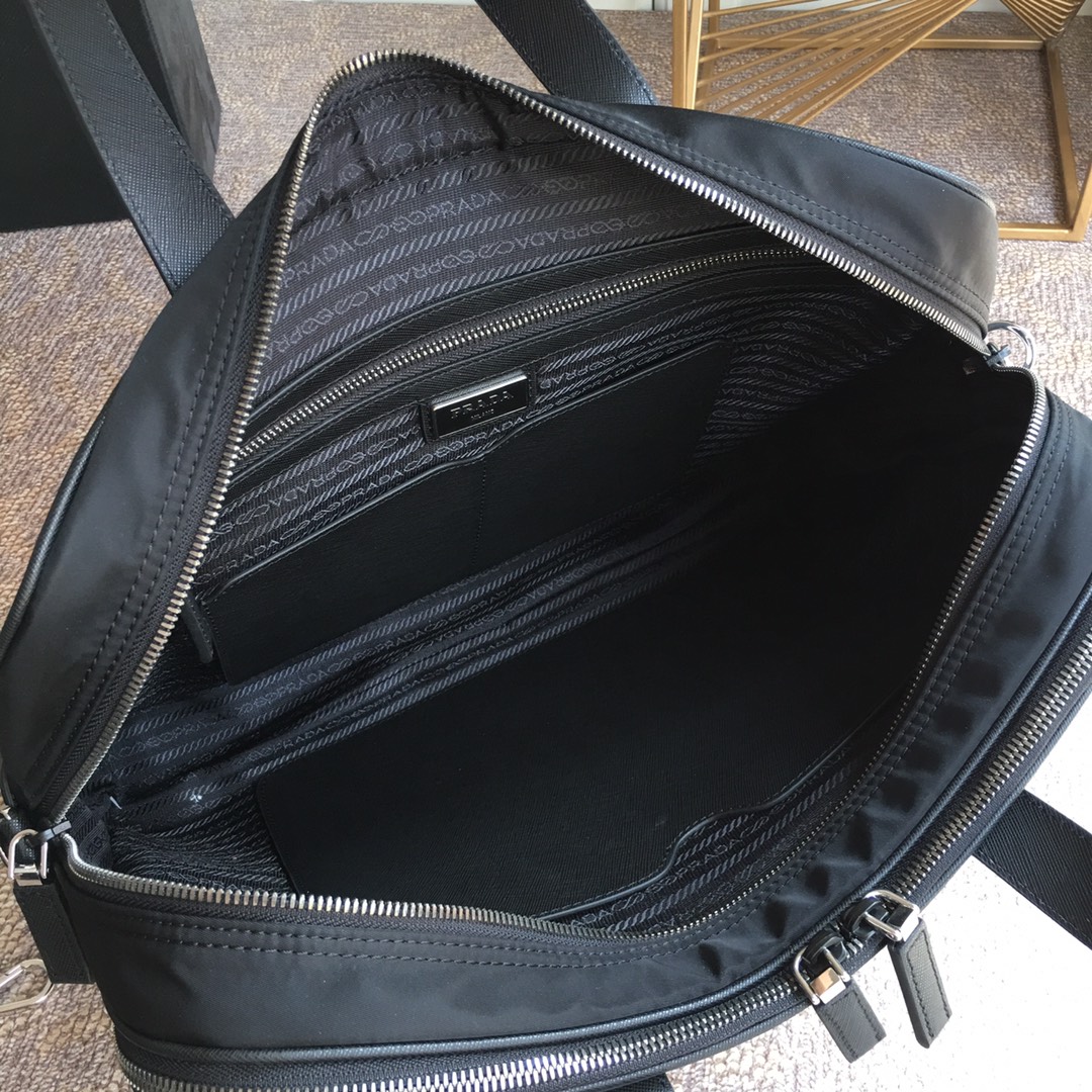 𝐏𝐑𝐀𝐃𝐀 2VE407 Briefcase