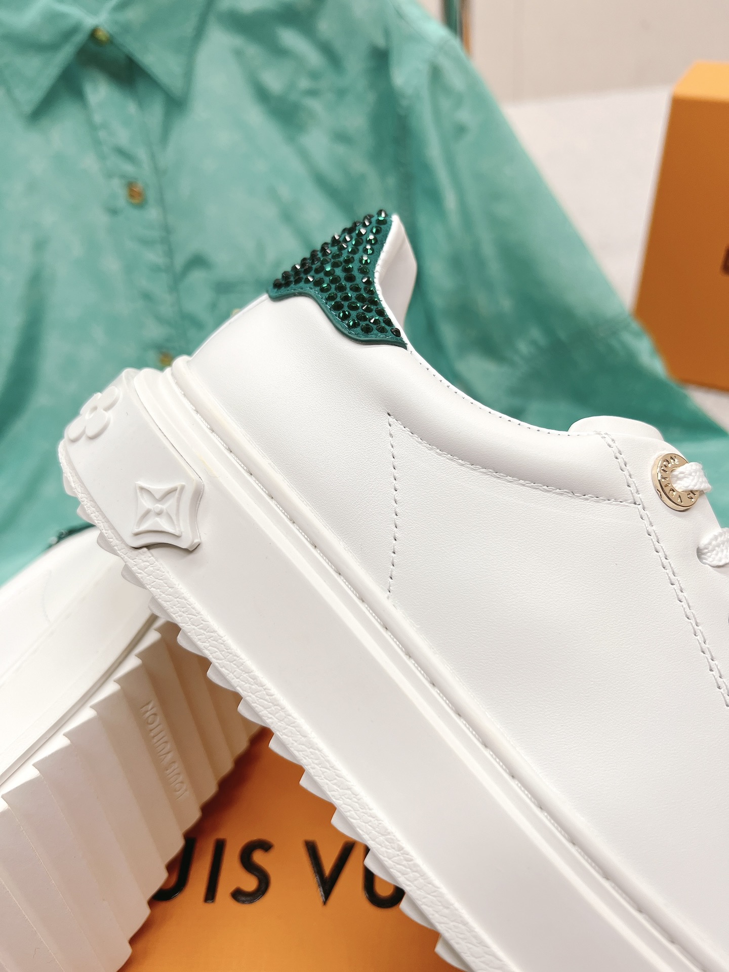 Louis Vuitton's new letter rhinestone white shoes series is new🆕