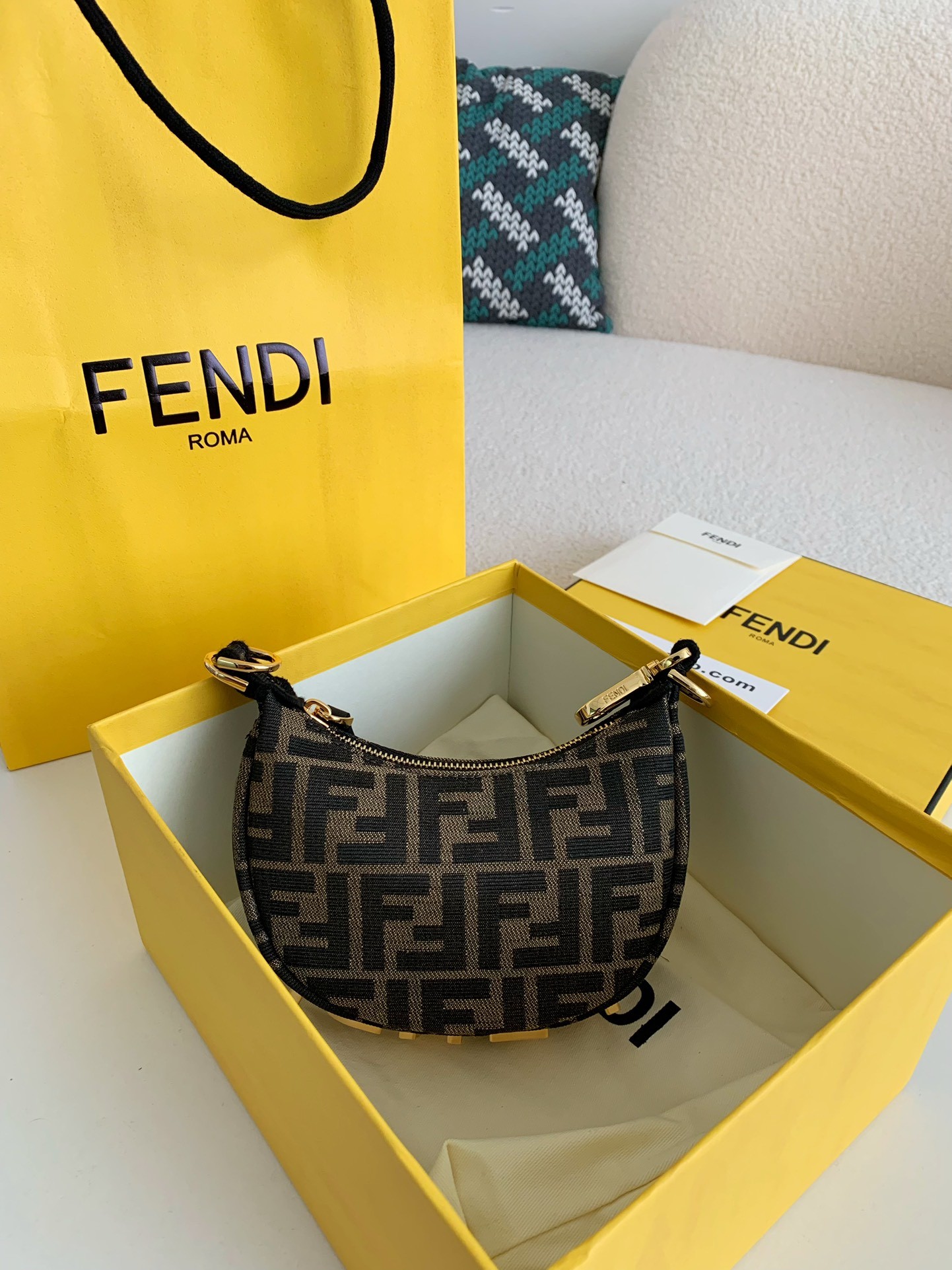 Fendi Mini Handbag, Top Quality Size: 16.5 * 14 * 5cm