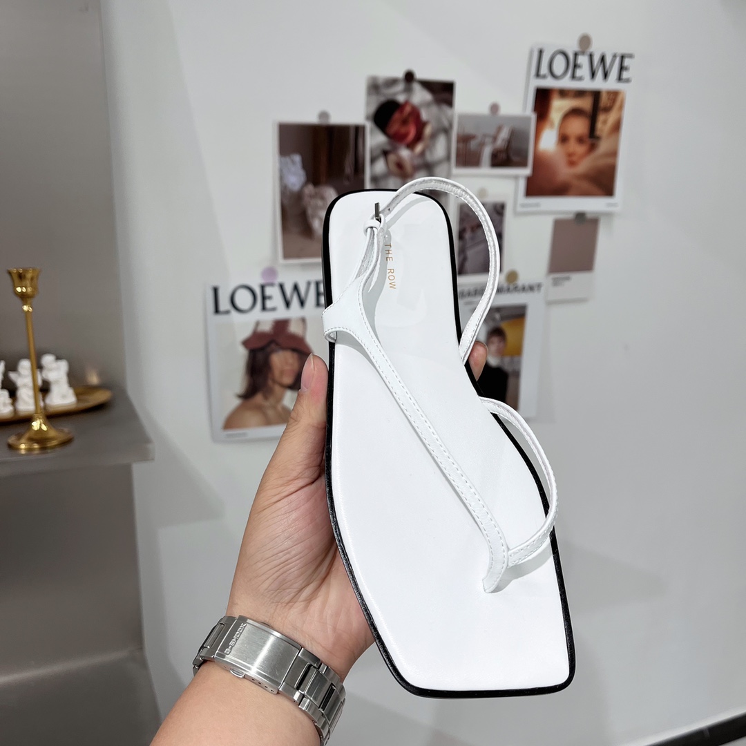 𝐓𝐇𝐄 𝐑𝐎𝐖｜𝟐𝟎𝟐𝟐/𝐒𝐒 𝐧𝐞𝐰 New The row 2022/fw Retro Minimalist Sandals