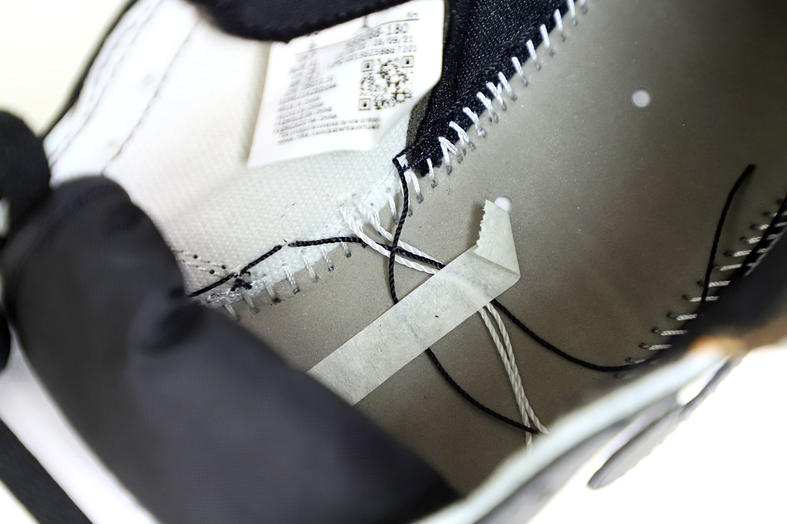 Air Jordan 1 Retro High OG Electro Orange