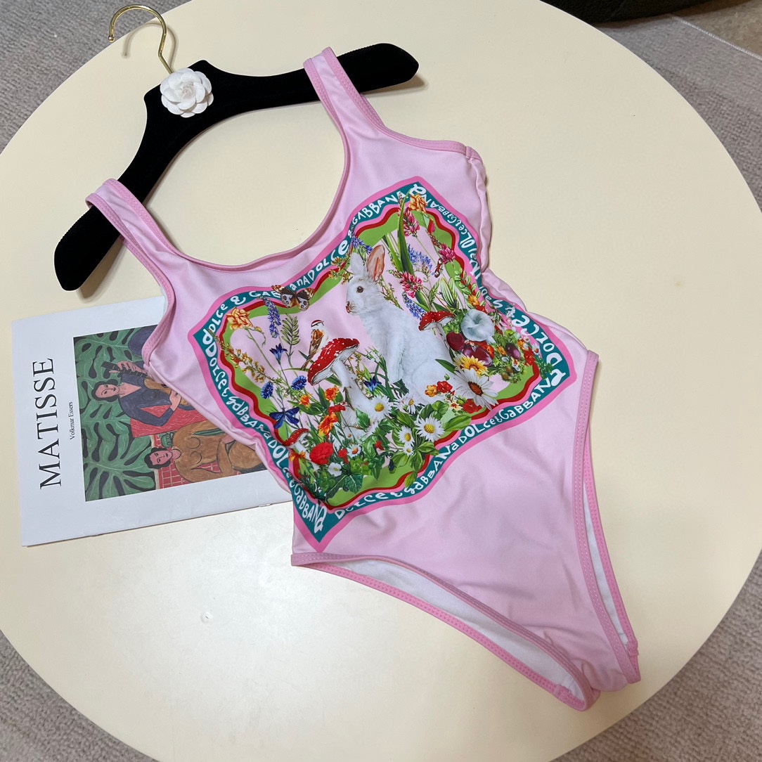 DG new one-piece swimsuit