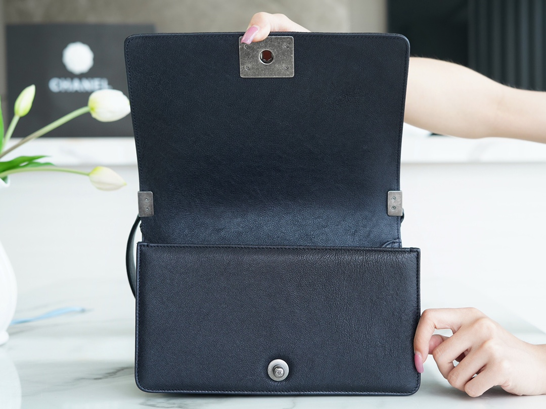 𝗖𝗵𝗮𝗻𝗲𝗹 𝗟𝗲𝗯𝗼𝘆  Original 