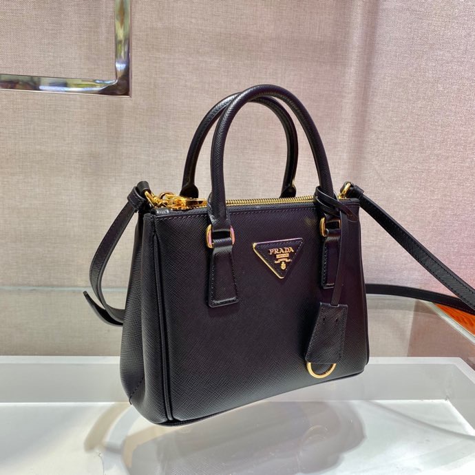 𝐏𝐑𝐀𝐃𝐀 Galleria Handbags 1BA906