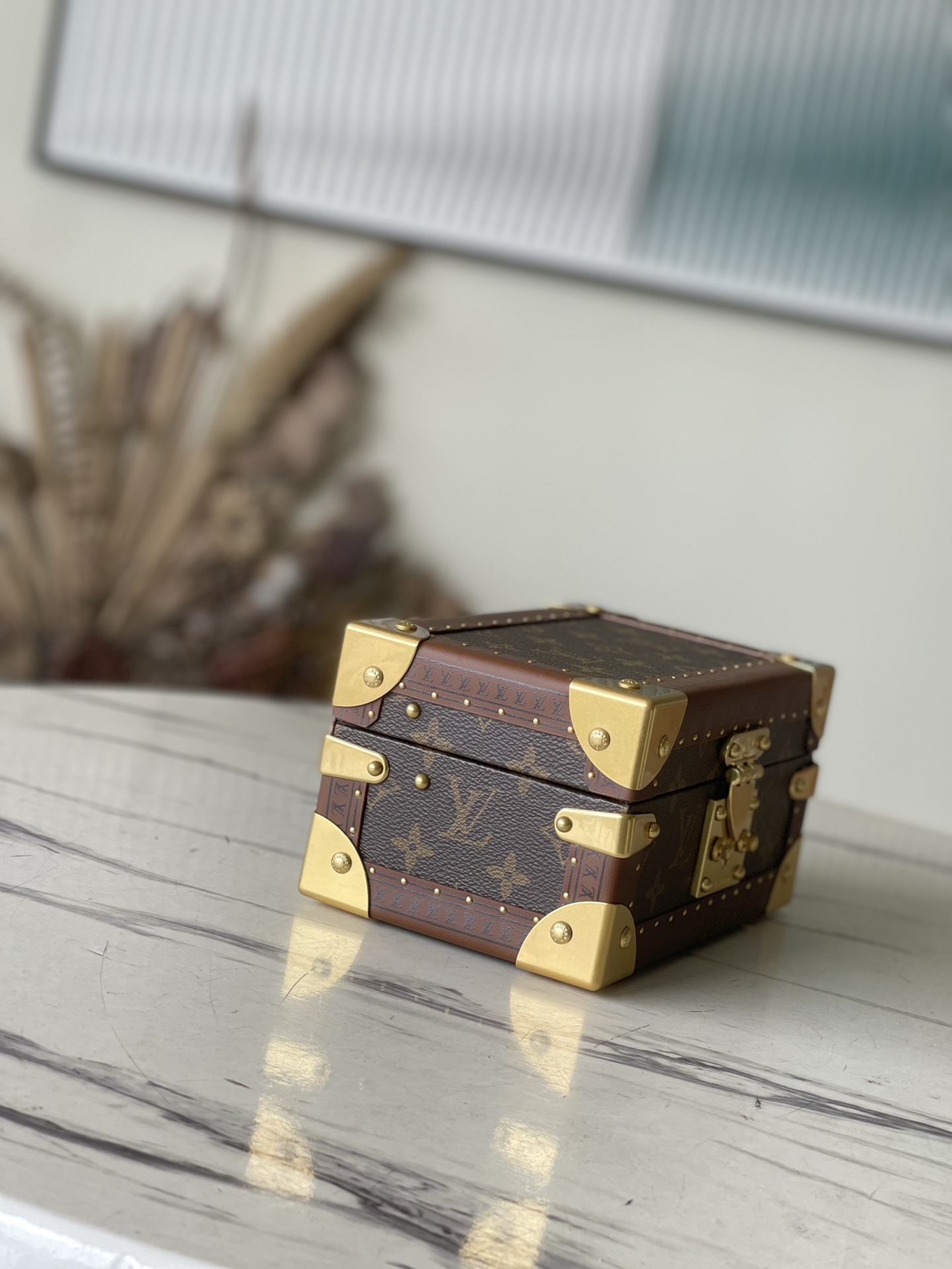 𝐋𝐎𝐔𝐈𝐒 𝐕𝐔𝐈𝐓𝐓𝐎𝐍 M20037 Pink This jewelry box is elegant Monogram canvas bag